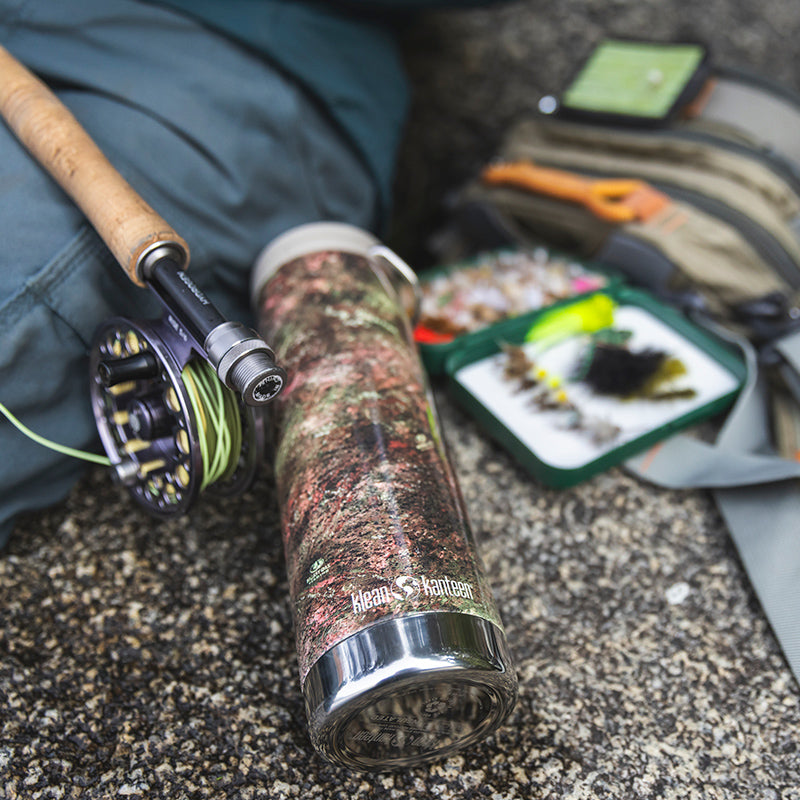 20oz-tkwide-with-cafe-cap-mossy-oak-g8 20oz_tumbler_mossyoak_rainbowtrout_flyfish_top_square.jpg