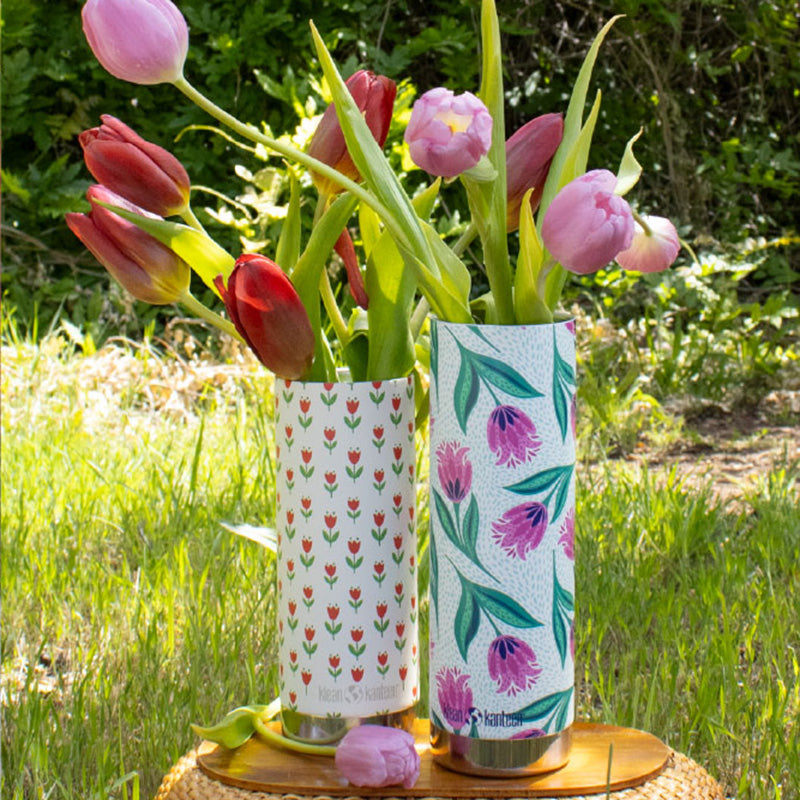 16oz-tkwide-with-cafe-red-tulips-w6 bottles_seasonal_spring_flowers_2_square.jpg
