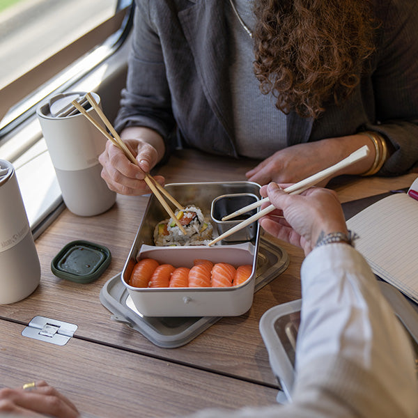 55oz-rise-food-box-big-meal-e2 rise_food_lunch_box_big_meal_tofu_sushi_share_square.jpg