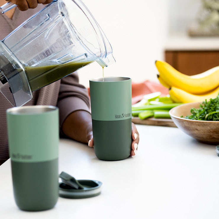 smoothie-set-l4 smoothie_kit_rise_tumbler_smoothie_pour.jpg