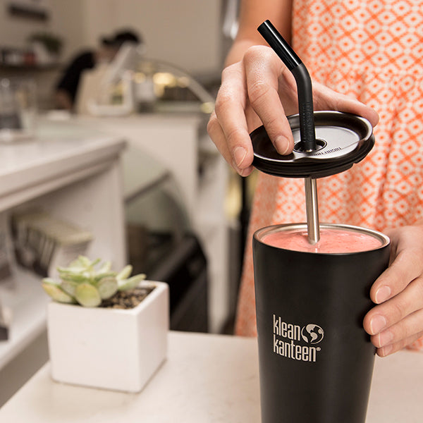 tumbler-straw-lid-with-straw-i3 steel_straw_smoothie-At-Counter-With-Lid_lifestyle_a071dbd2-9fd8-4eea-b04c-2a3732ff8612.jpg