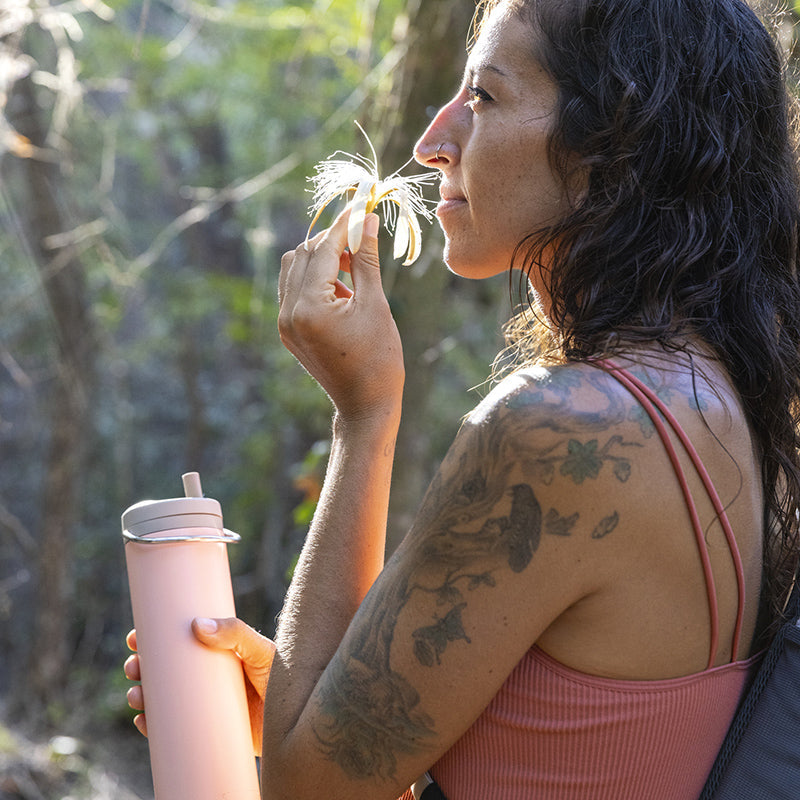 20oz-tkwide-made-to-do-more-bundle-g5 tkwide_20oz_insulated_bottle_twist_woman_flower_costarica_square.jpg